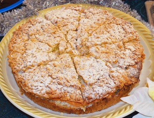 Тертый пирог с яблоками