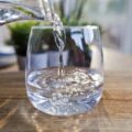 водородная вода в стакане