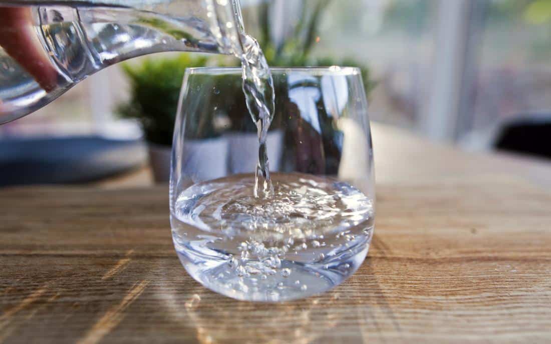 водородная вода в стакане