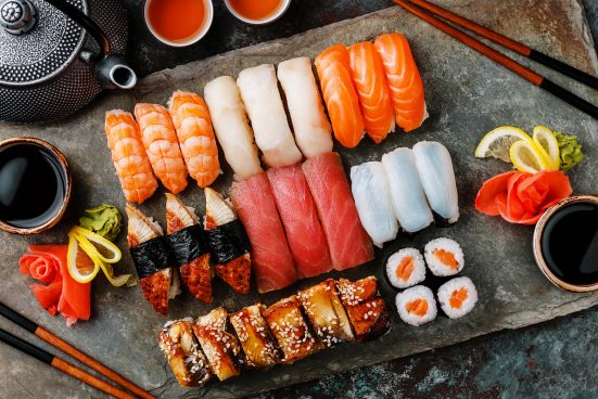 сет суши ролов фото